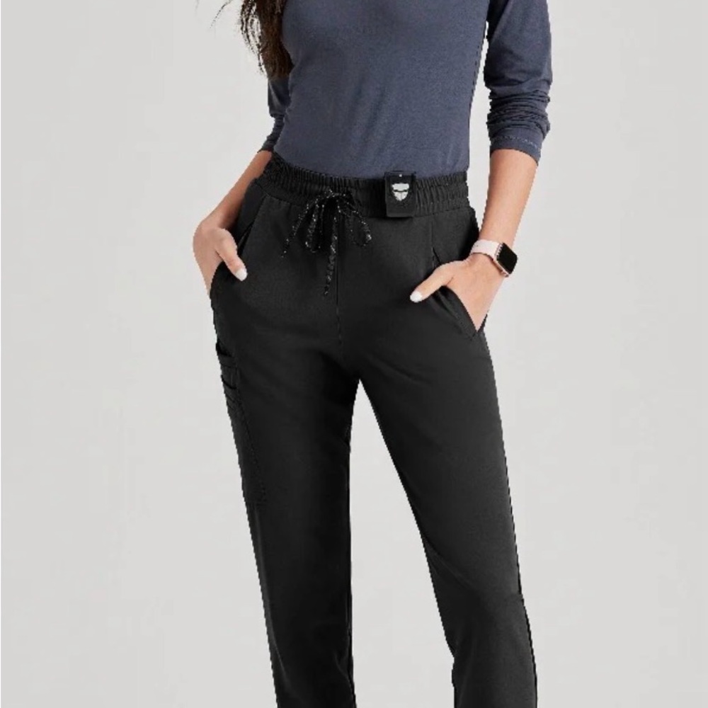 Barco Unify 6-Pocket Welt Pocket Jogger- gently used- no stains